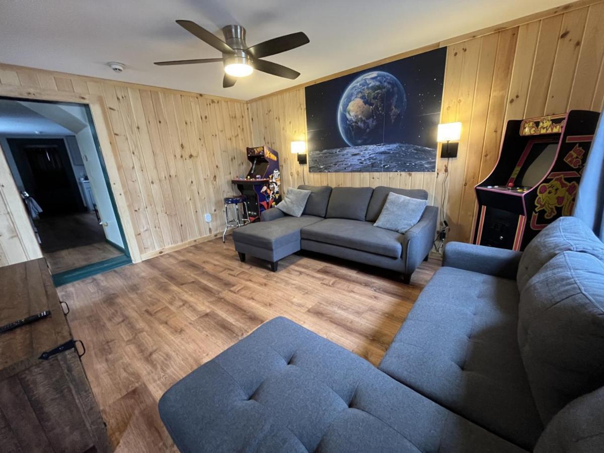 2 Bed Berkshire Getaway Minutes To Jiminy Peak Ski Hancock Exterior photo
