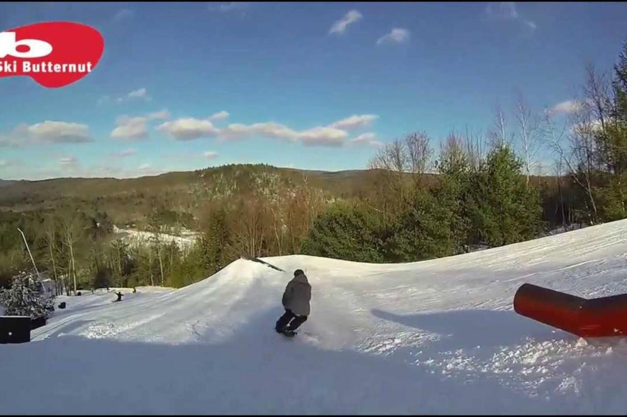 2 Bed Berkshire Getaway Minutes To Jiminy Peak Ski Hancock Exterior photo